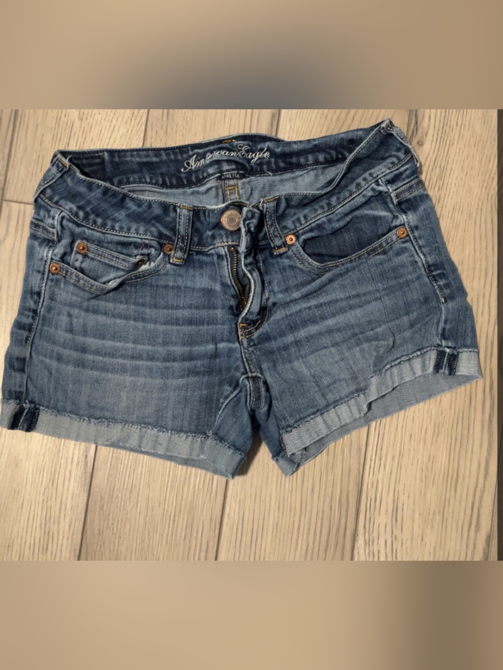 American Eagle Outfitters Blue Denim Roll-Cuff Jean Shorts